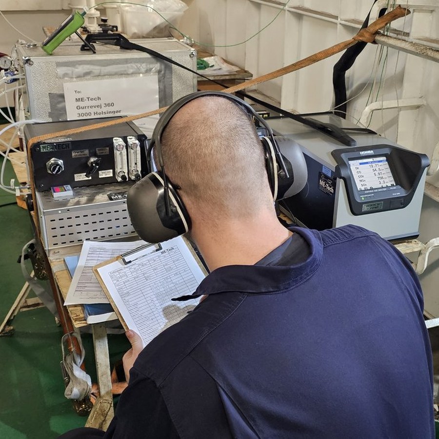 ME-Tech analyzer setup with conditioning unit and portable analyzer onboard